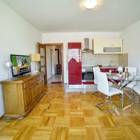 Apartment Ines Сини Екстериор снимка