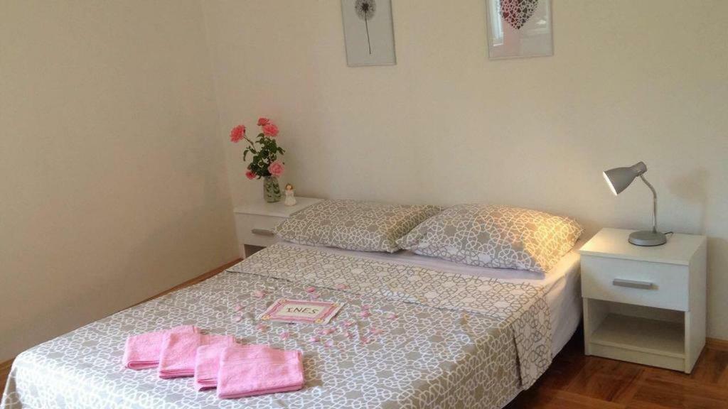 Apartment Ines Сини Екстериор снимка