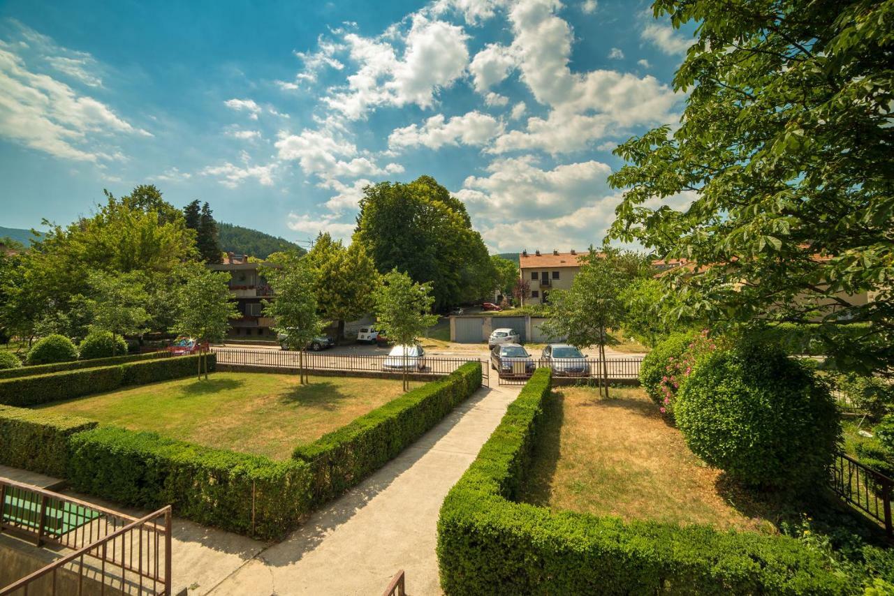 Apartment Ines Сини Екстериор снимка